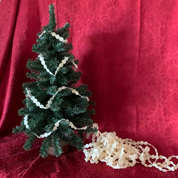 36 YARDS (108 ft) of 1/2” round off white felt trim / Christmas tree garland - Picture 1 of 9